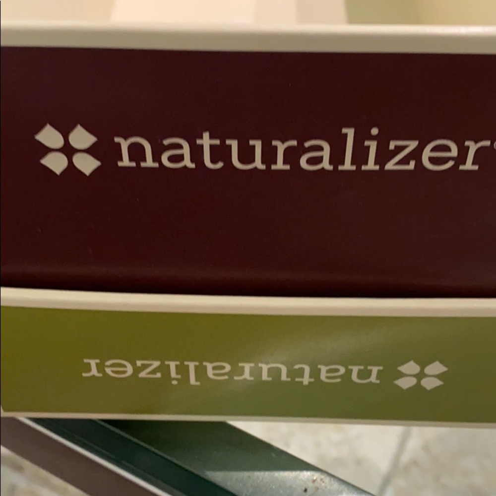 Naturalizer Shoe - Picture 7 of 8